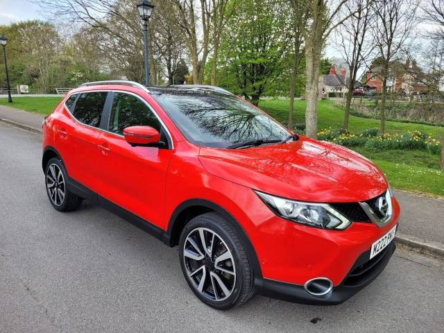 Nissan Qashqai 1.5 dCi Tekna 5dr Hatchback Diesel Red